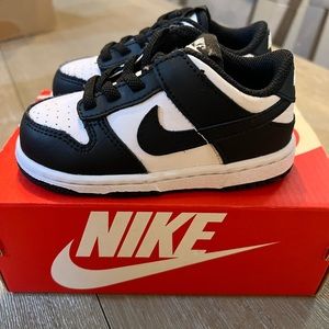 Black and White Nike dunk low toddler size 7c.